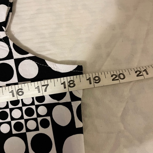 NWOT  IBKUL ELISE BLACK & WHITE Sleeveless Polo Golf Shirt - Picture 9 of 12